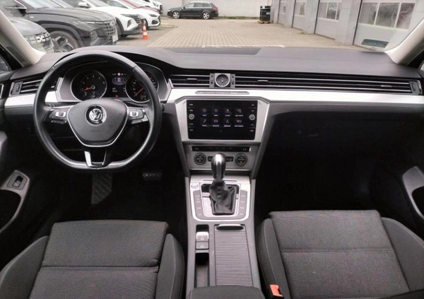 Volkswagen Passat cena 89900 przebieg: 85972, rok produkcji 2019 z Rawicz małe 466